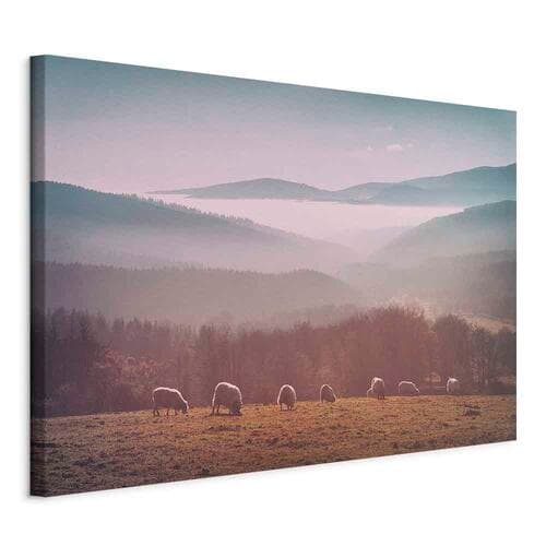 Obraz na płótnie Owce na tle górskiego krajobrazu - zwierzęta w naturze 120×80 cm, płótno standard