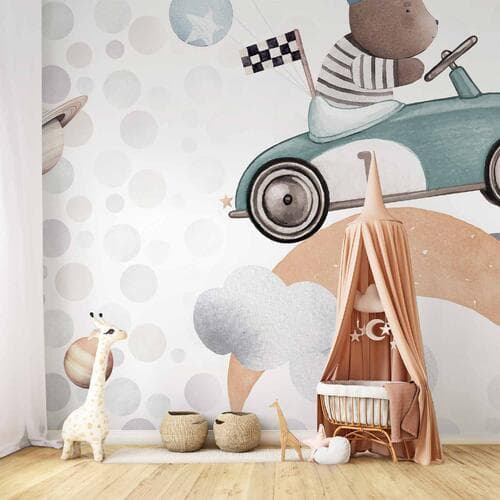 Fototapeta Miś w samochodzie wyścigowym 150×105 cm, flizelina premium