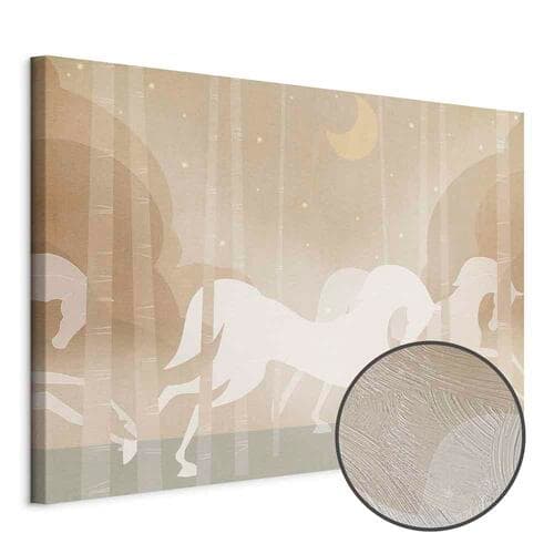 Obraz na płótnie Księżycowe rumaki - konie galopujące między drzewami w gwieździstą noc 120×80 cm, płótno standard