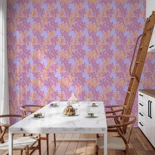 Tapeta Egzotyczne - dwukolorowe kwiaty - Kwiaty w barwach fioletu i pomarańczowego na niebieskim tle 50×1000 cm, materiał wodoodporny