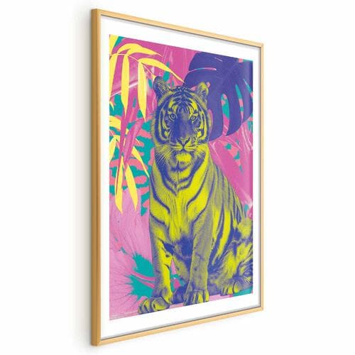 Постер Kolorowy tygrys - Intensywne barwy tygrysa w otoczeniu tropikalnych roślin 40×60 см