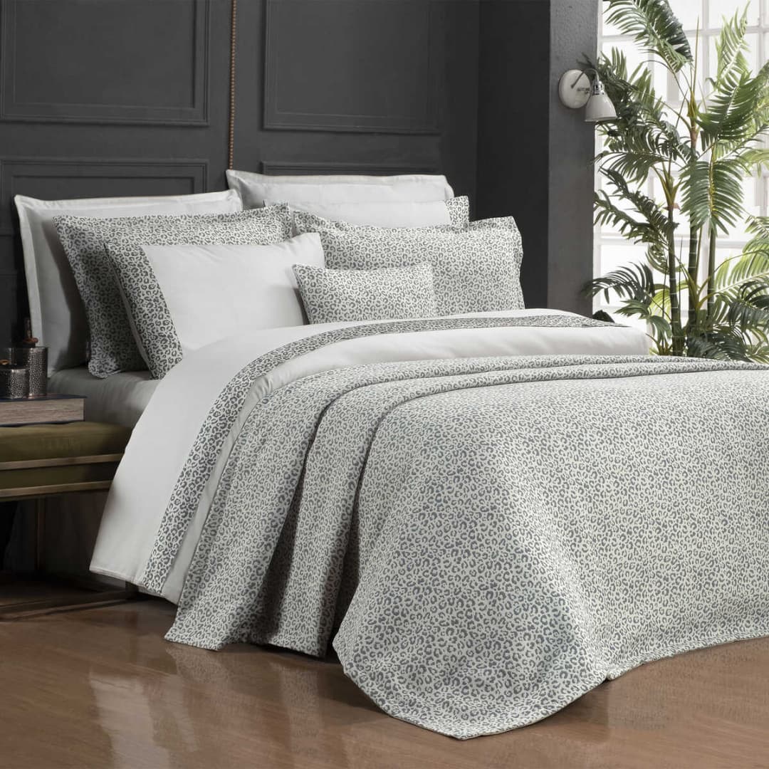 White leopard-print bedding 200x220 BORNEO with bedspread