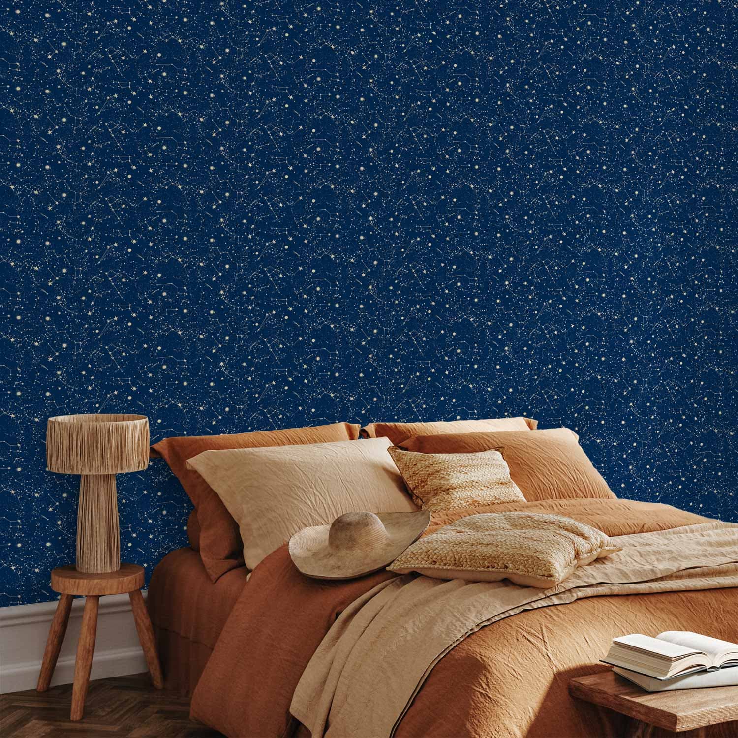 Tapete Kosmiczne Inspiracje - wzór z gwiazdami i konstelacjami na ciemnym tle 50×1000 cm, Vlies Standard