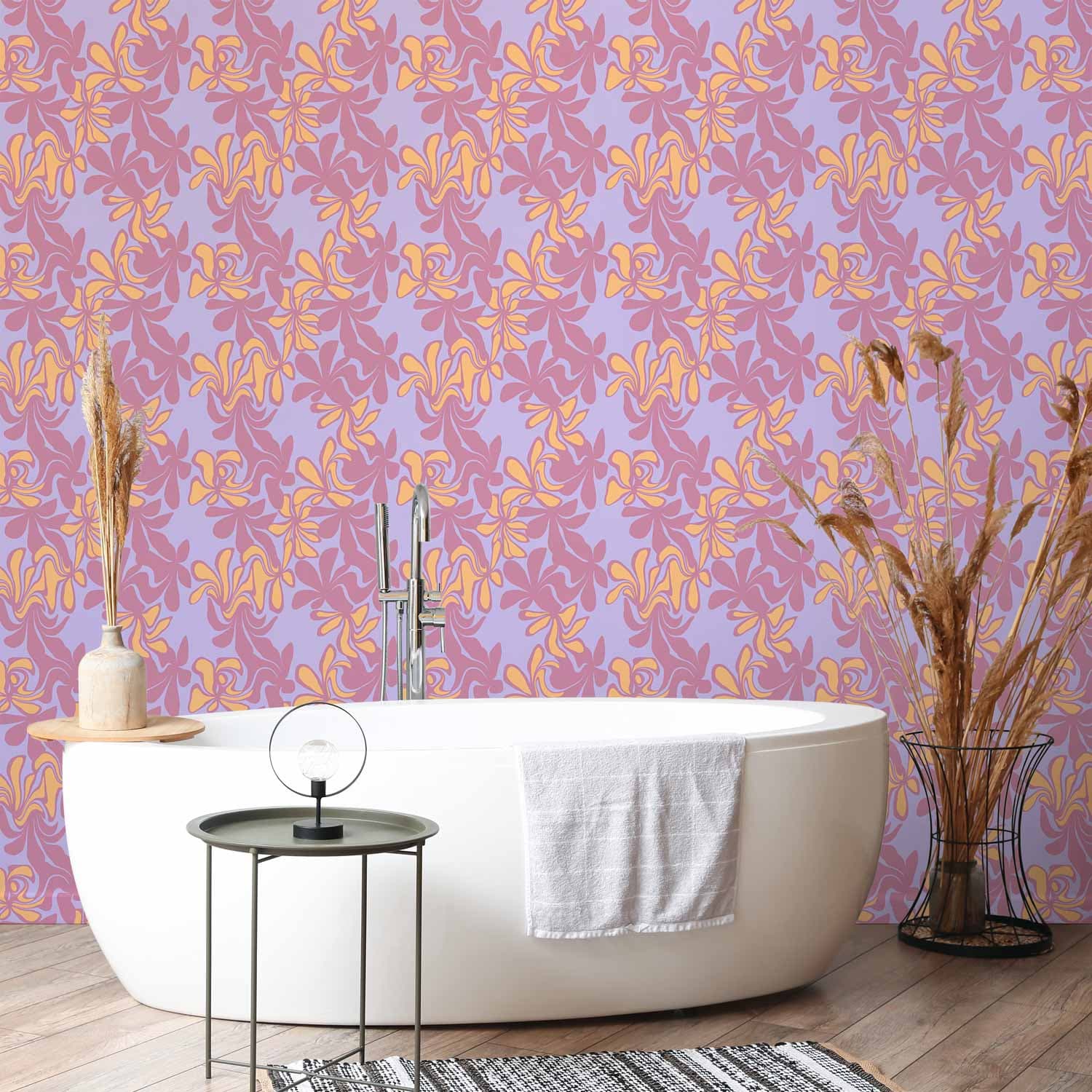 Wallpaper Egzotyczne - dwukolorowe kwiaty - Kwiaty w barwach fioletu i pomarańczowego na niebieskim tle 50×1000 cm, waterproof material