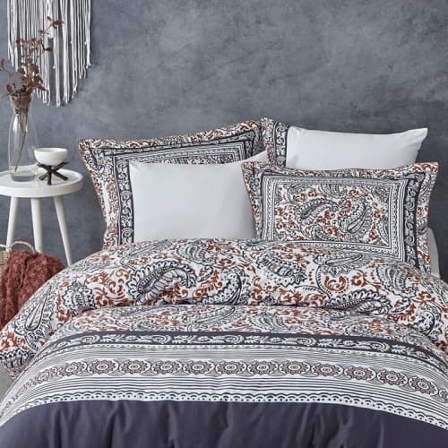 Elegancka satynowa pościel boho 200x220 Yakut
