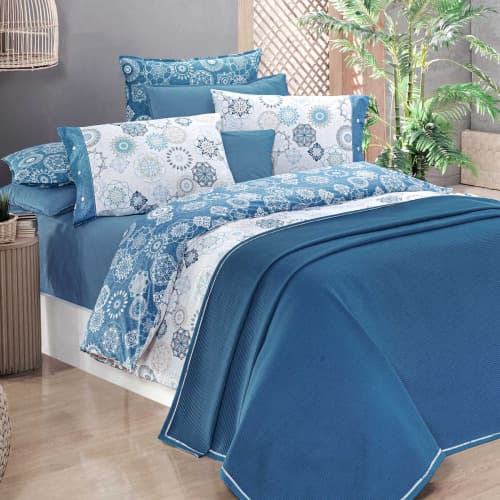 Pościel świąteczna 200x220 w płatki śniegu z narzutą EVA BRONTE BLUE