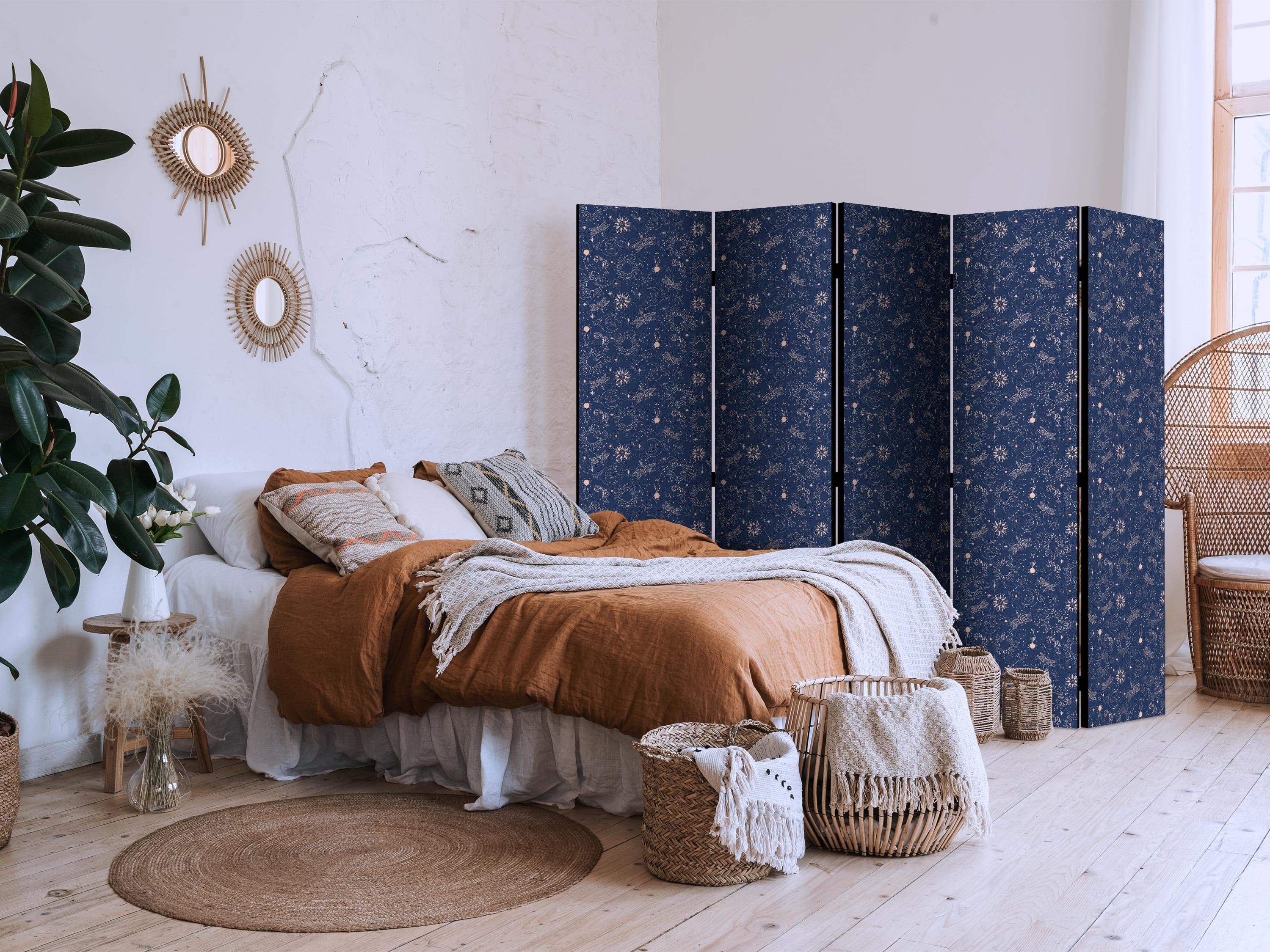 Parawan Kosmiczna Fantazja - wzór z słońcami księżycami i ważkami na ciemnym tle 225×172 cm, jednostronny